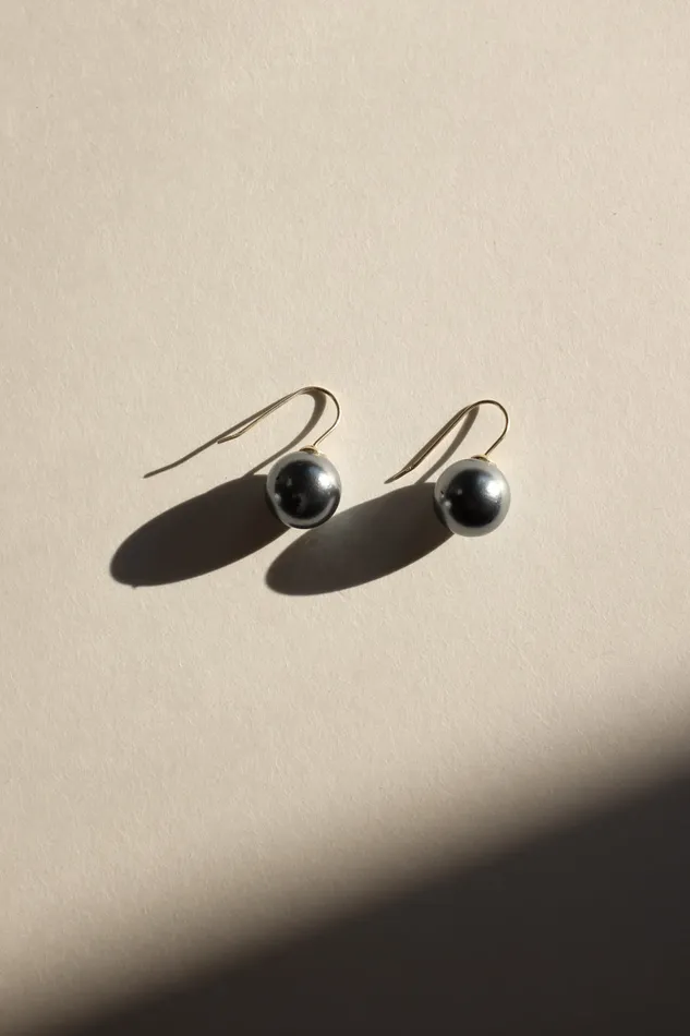 GREY DROP PEARL VINTAGE EARRINGS collectionno2 Earrings
