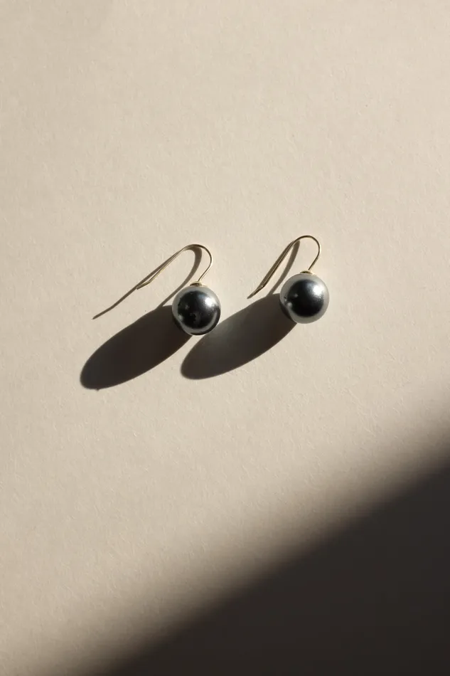 GREY DROP PEARL VINTAGE EARRINGS collectionno2 Earrings