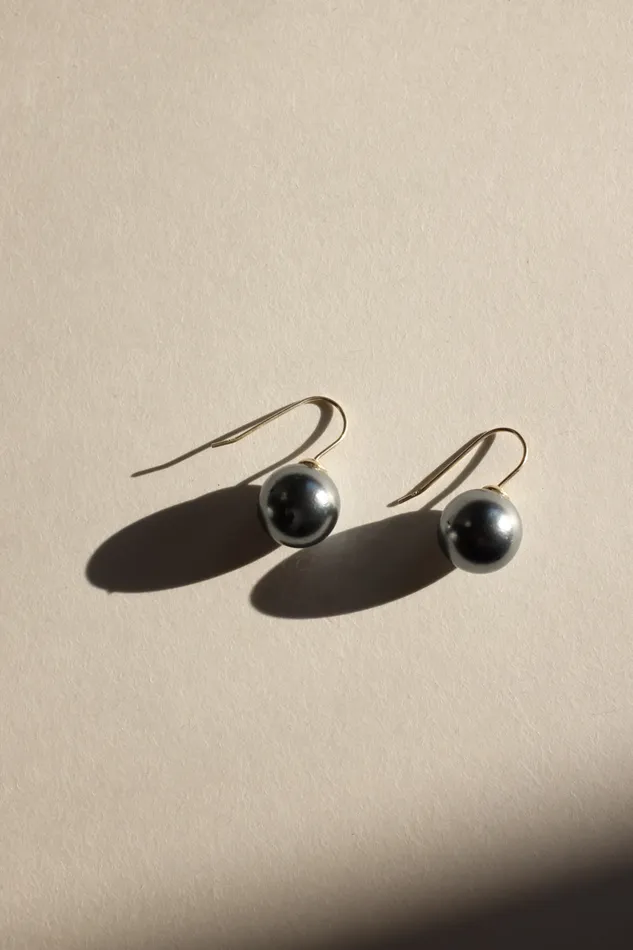 GREY DROP PEARL VINTAGE EARRINGS collectionno2 Earrings